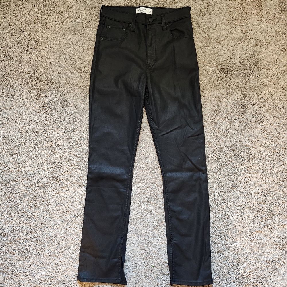 Ultra High Rise 90s Slim Straight Jean